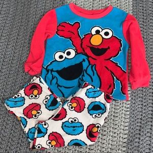 Elmo pajama set; 3T